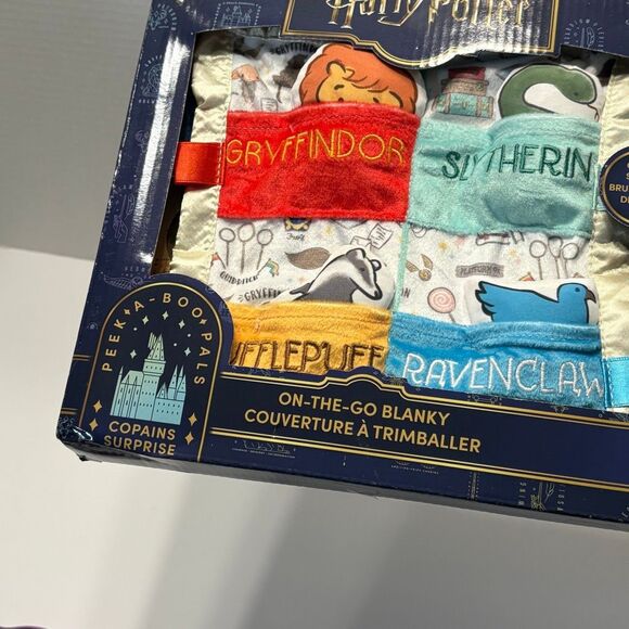 Kids Preferred Harry Potter™ Hogwarts™ House On the Go Blanket 4 Houses NWT - Picture 5 of 7
